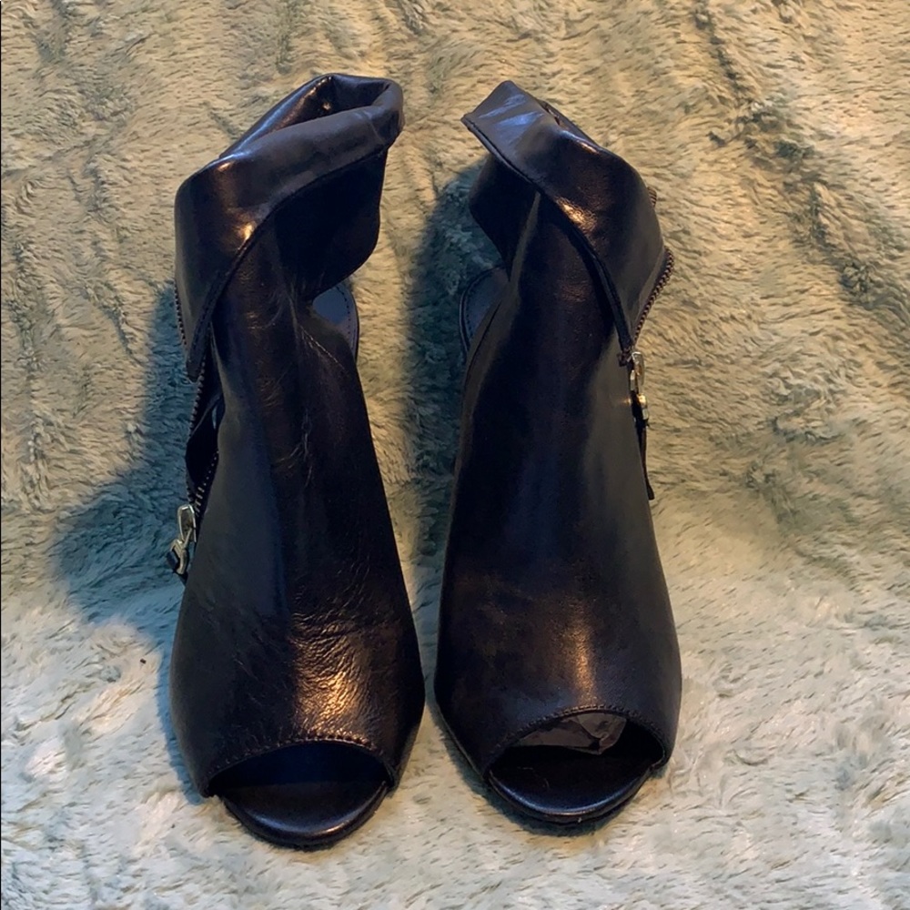 Steve Madden Black Leather Heels